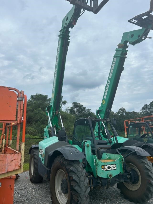 2017 JCB 509-42-4