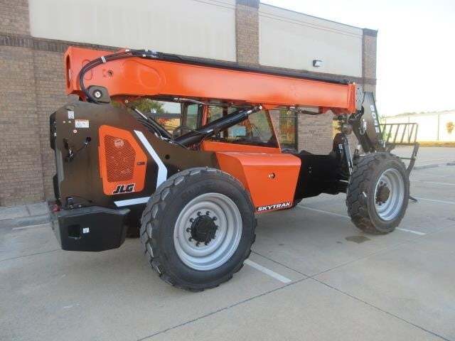 2025 SkyTrak 8042-6