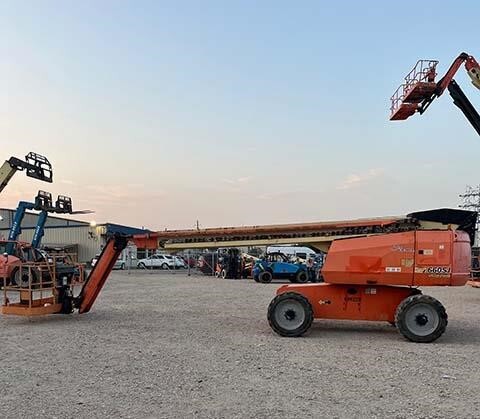 2017 JLG 660SJ