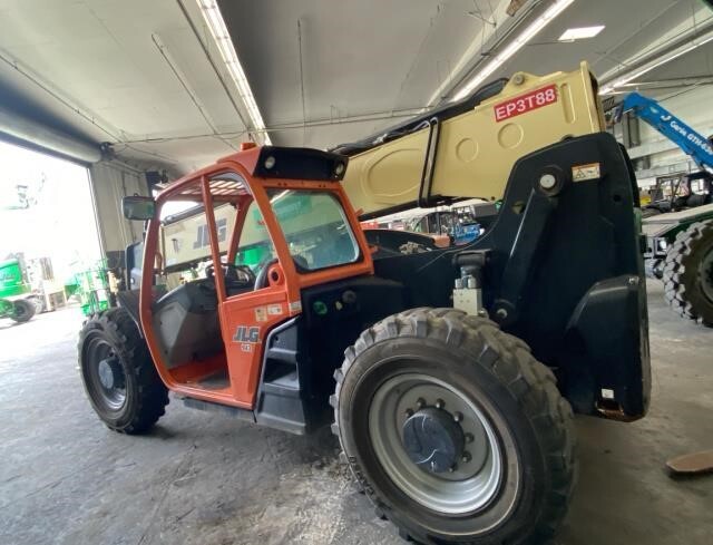 2018 JLG 943-1