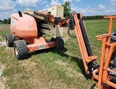 2017 JLG 450AJ-2