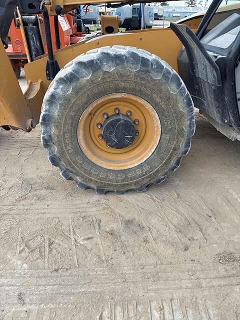 2019 CAT TL943D-10