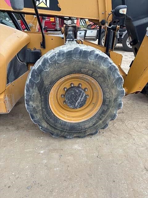 2019 CAT TL943D-13