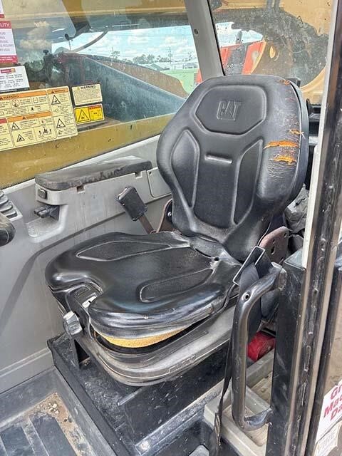 2019 CAT TL943D-17