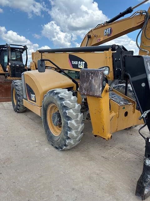 2019 CAT TL943D-4