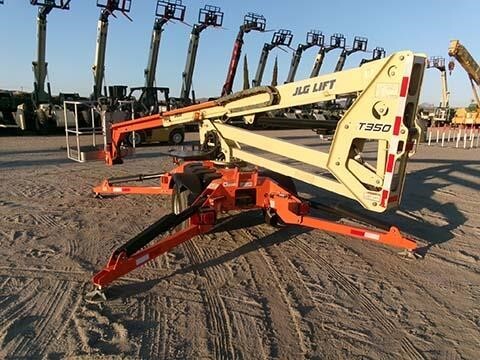 2022 JLG T350-8