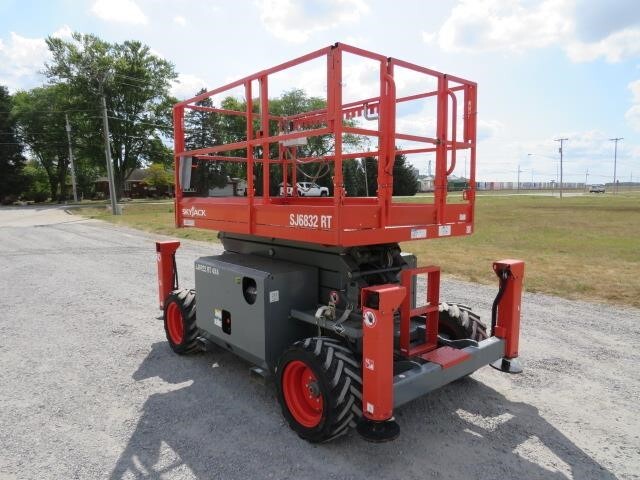 2018 Skyjack SJ-6832RT Picture 8 2018 Skyjack SJ-6832RT-8