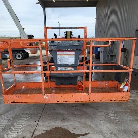 2015 JLG 400S-2