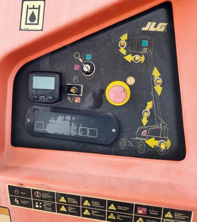 2015 JLG 400S-8