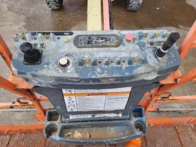 2015 JLG 400S-9