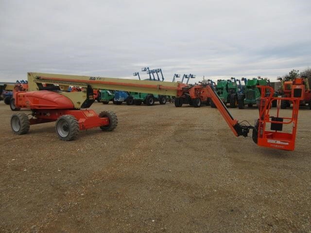 2012 JLG M600JP-3