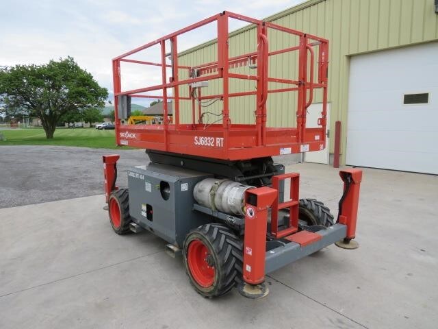 2018 Skyjack SJ-6832RT Picture 5 2018 Skyjack SJ-6832RT-5