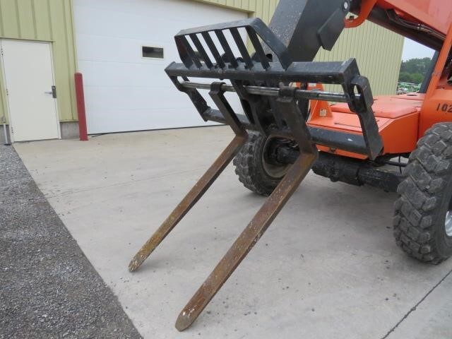 2017 SkyTrak 8042 Picture 9 2017 SkyTrak 8042-9