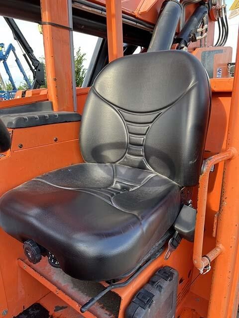 2016 SkyTrak 8042 Picture 13 2016 SkyTrak 8042-13