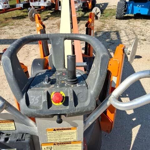 2018 JLG T350-10