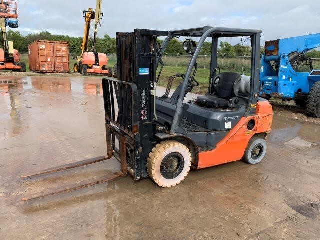 Similar listings photo for: 2017 Toyota 8FGU25 2017 Toyota 8FGU25