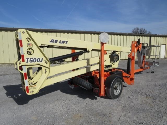 2017 JLG T500J-8