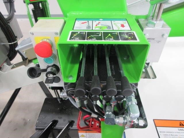 2025 Niftylift AT34T-11