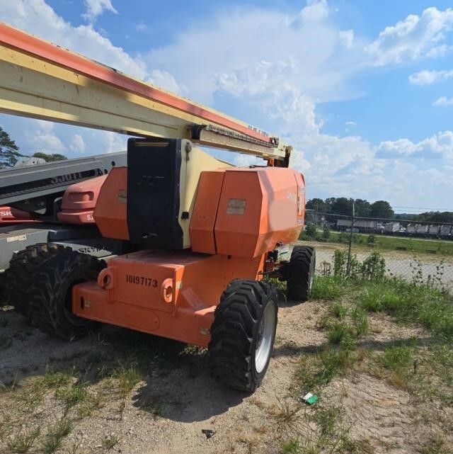 2016 JLG 800AJ
