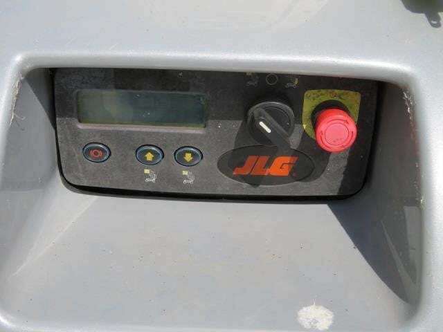 2011 JLG 20MVL-5