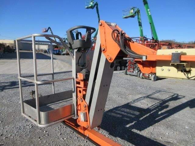 2017 JLG T500J-8