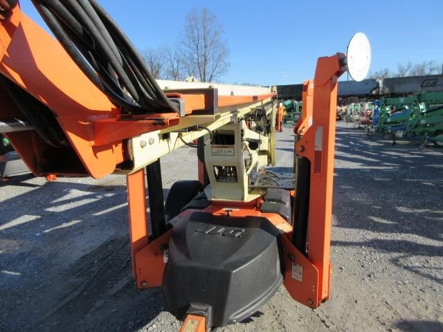 2017 JLG T500J-9