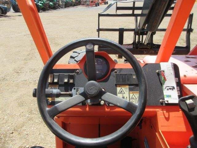 2016 SkyTrak 8042 Picture 20 2016 SkyTrak 8042-20