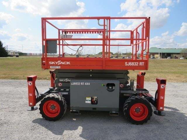 2018 Skyjack SJ-6832RT-1