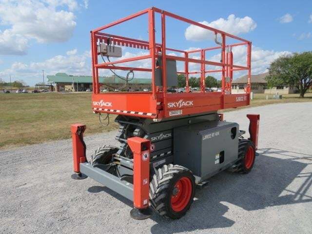 2018 Skyjack SJ-6832RT Picture 2 2018 Skyjack SJ-6832RT-2