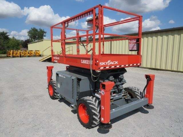 2018 Skyjack SJ-6832RT Picture 4 2018 Skyjack SJ-6832RT-4