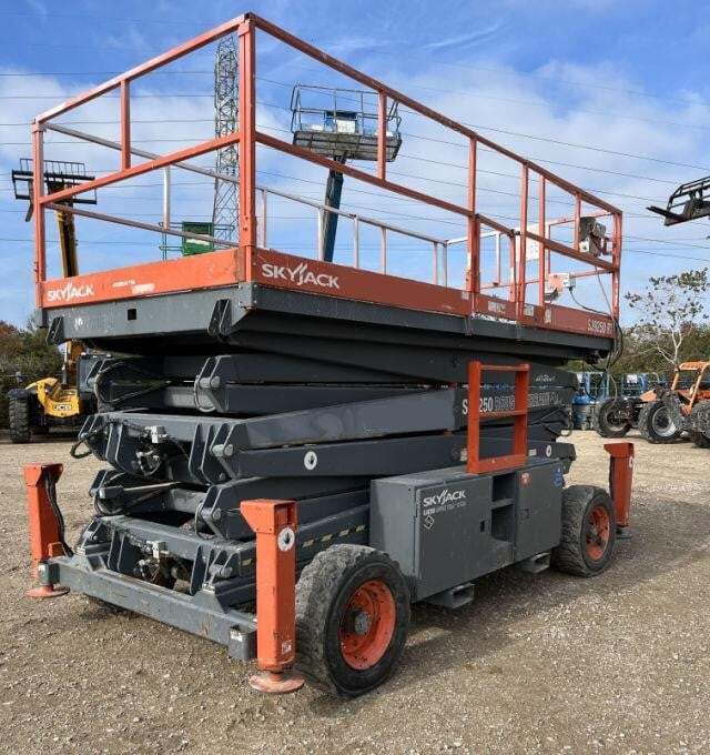 2013 Skyjack SJ9250 RT Picture 2 2013 Skyjack SJ9250 RT-2