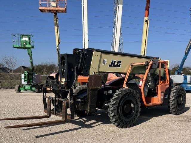 2018 JLG 1255