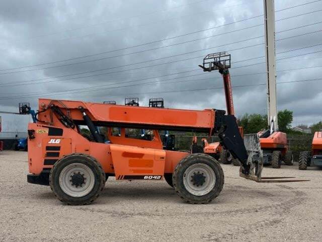 2016 SkyTrak 6042 Picture 5 2016 SkyTrak 6042-5