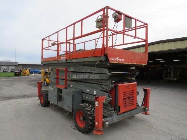 2013 Skyjack SJ9250 RT Picture 6 2013 Skyjack SJ9250 RT-6
