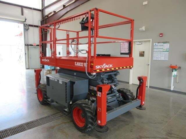 2025 Skyjack SJ-6832RT-4