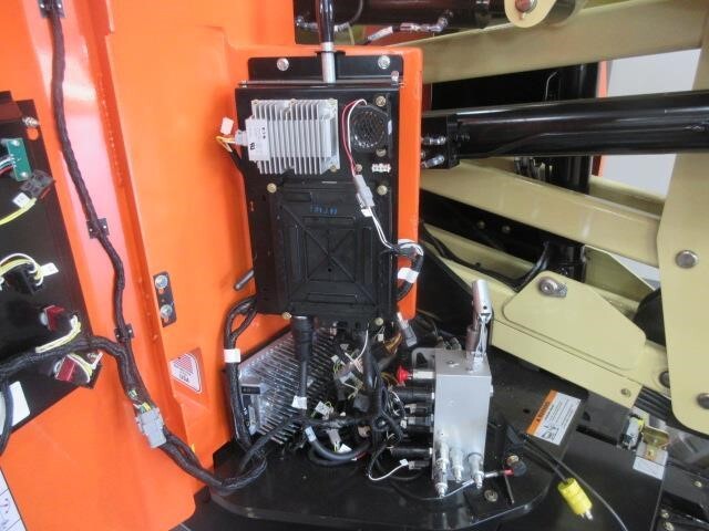 2025 JLG E300AJP-20