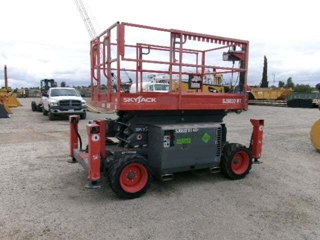 2018 Skyjack SJ-6832RT-1