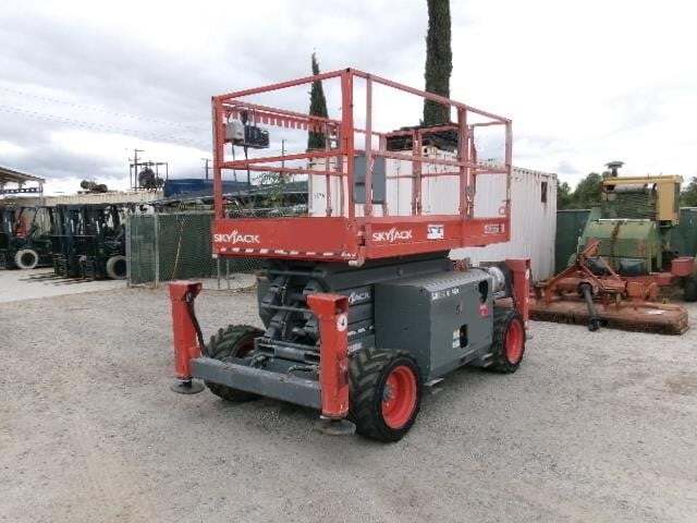 2018 Skyjack SJ-6832RT Picture 2 2018 Skyjack SJ-6832RT-2