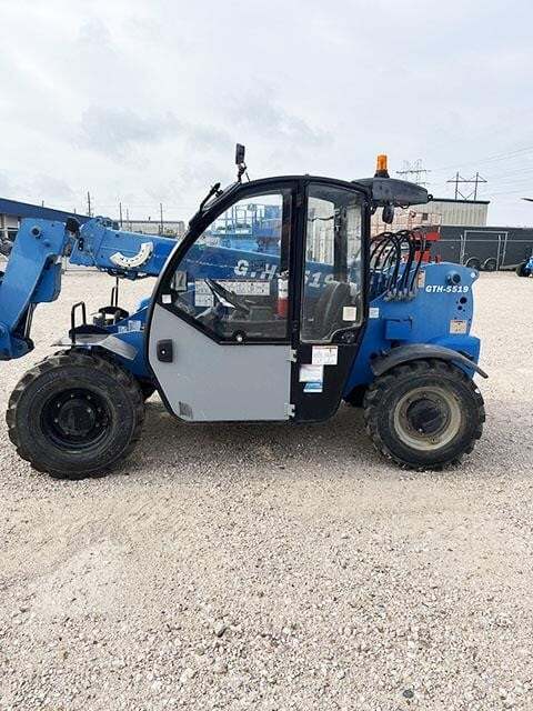 2017 Genie GTH-5519 Picture 2 2017 Genie GTH-5519-2