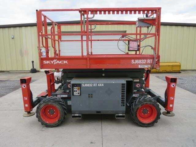 2018 Skyjack SJ-6832RT-1