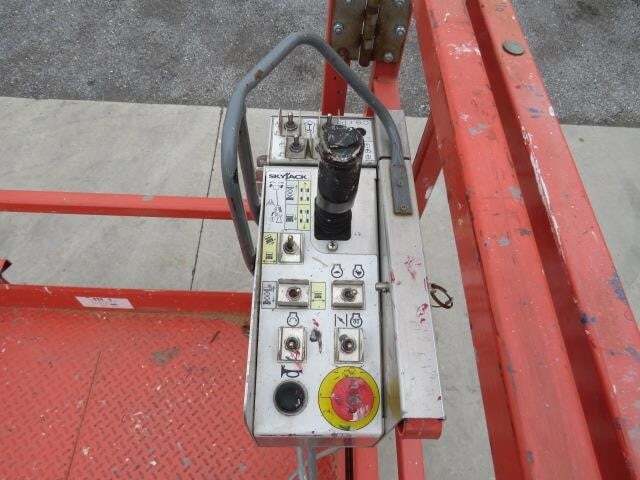 2018 Skyjack SJ-6832RT Picture 15 2018 Skyjack SJ-6832RT-15