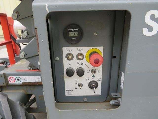 2018 Skyjack SJ-6832RT Picture 16 2018 Skyjack SJ-6832RT-16