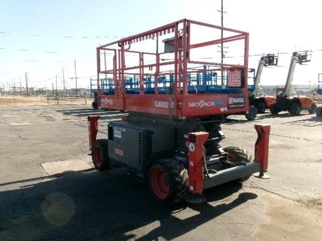 2018 Skyjack SJ-6832RT-8