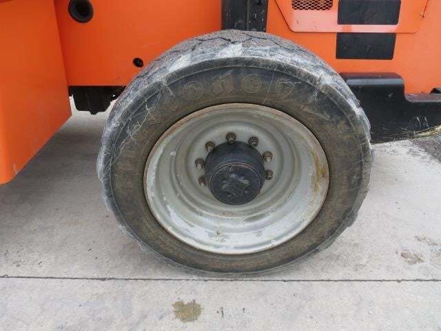 2017 SkyTrak 8042 Picture 13 2017 SkyTrak 8042-13