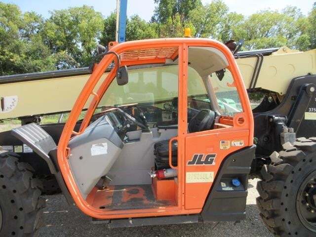 2016 JLG 642-14