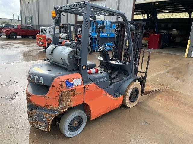 2017 Toyota 8FGU25-3