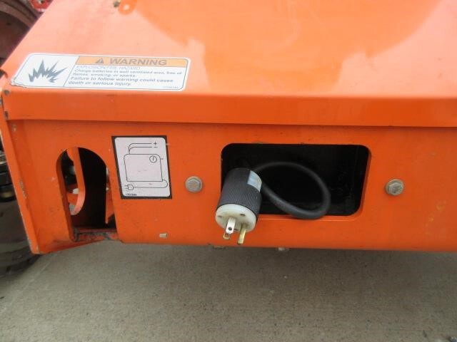 2017 JLG E400AJPN-19