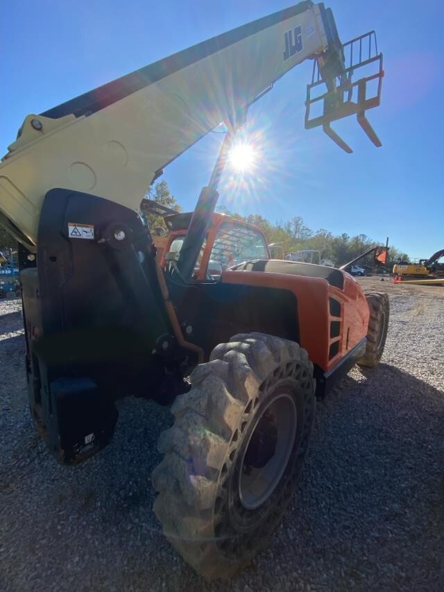 2017 JLG 642-3