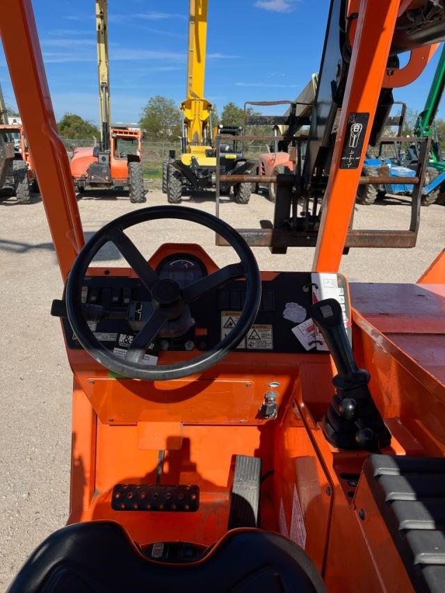 2017 SkyTrak 8042-14