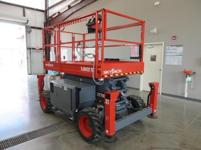 2025 Skyjack SJ-6832RT-4